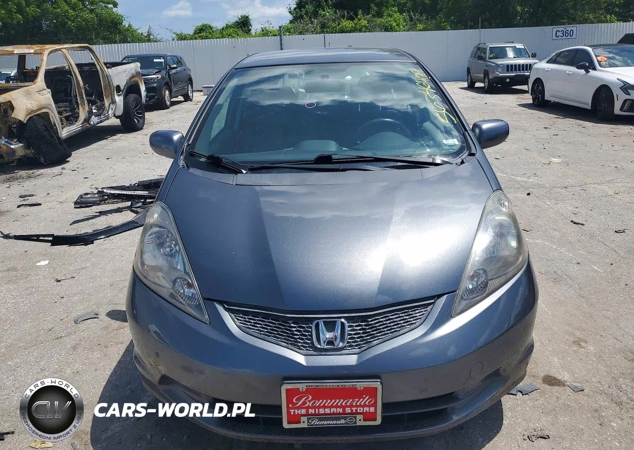 2013 Honda Fit VIN:JHMGE8H30DC070923 - 5