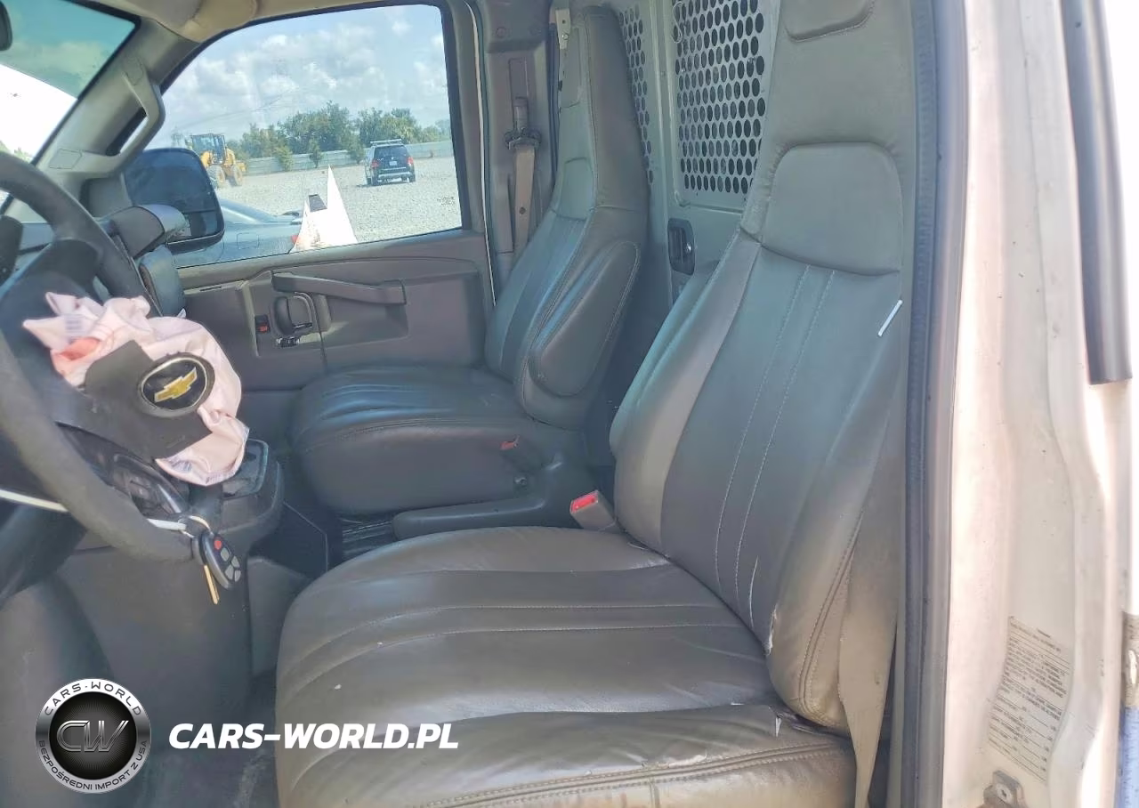 2016 Chevrolet Express G2500 VIN:1GCWGAFF7G1293973 - 10