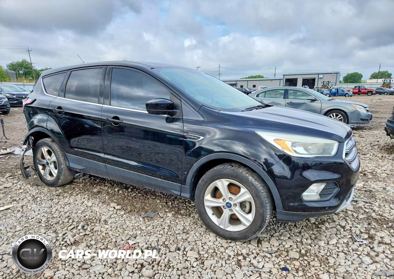 2017 Ford Escape Se VIN:1FMCU0GD9HUE71882 - 4