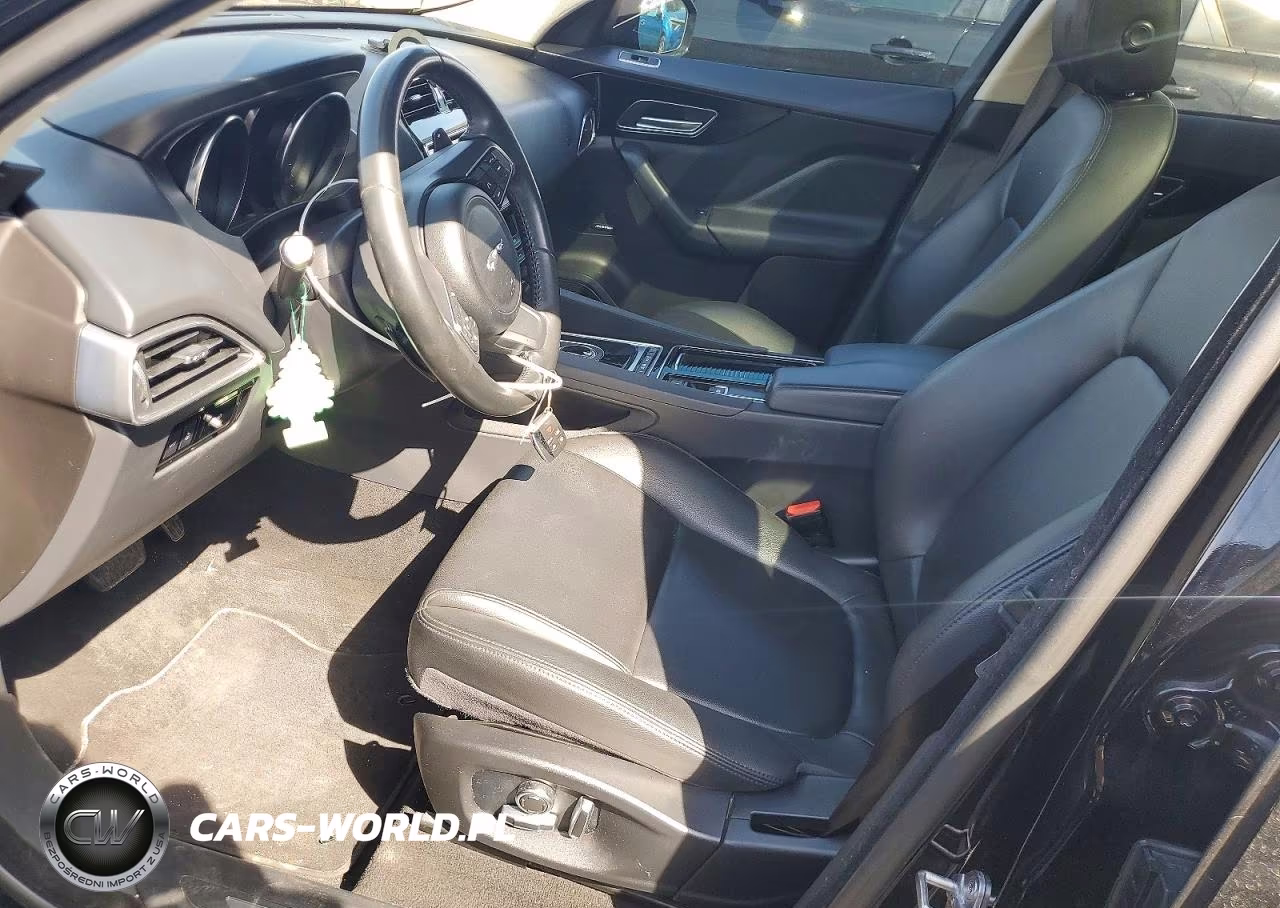 2020 Jaguar F-Pace Premium VIN:SADCJ2FX7LA630272 - 7