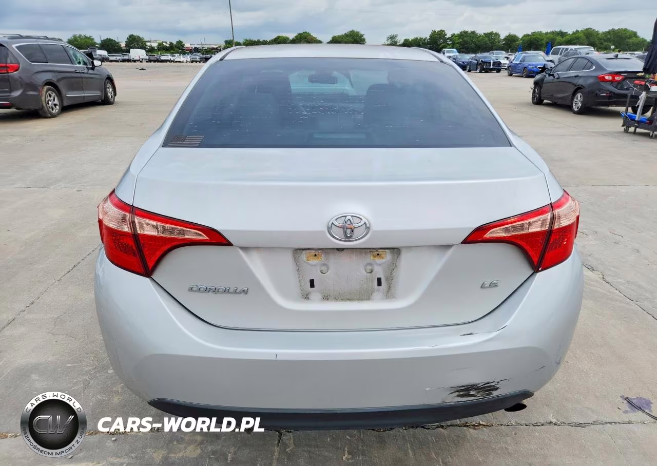 2018 Toyota Corolla Le VIN:5YFBURHE8JP838141 - 6