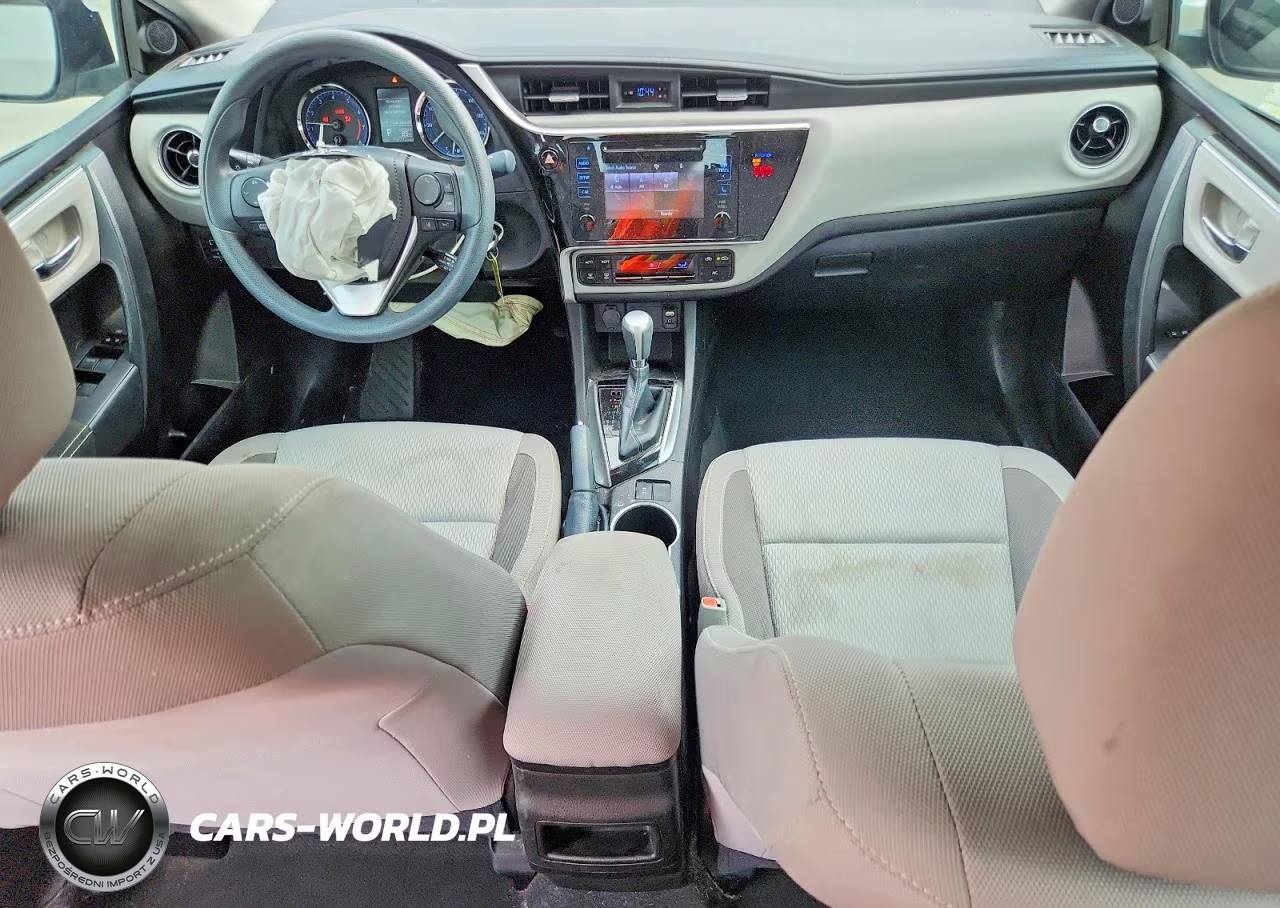 2018 Toyota Corolla Le VIN:5YFBURHE8JP838141 - 8