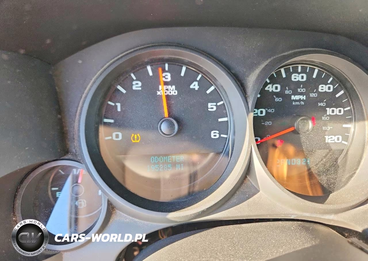 2011 Chevrolet Silverado C1500 VIN:1GCRCPEA7BZ181332 - 9