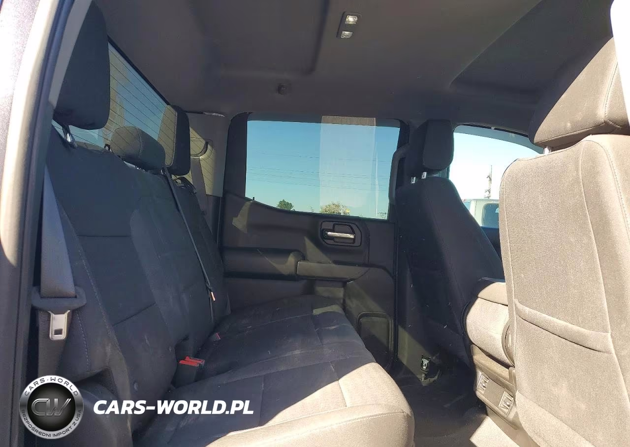 2022 Chevrolet Silverado K1500 Custom VIN:3GCPDBEK7NG559783 - 10