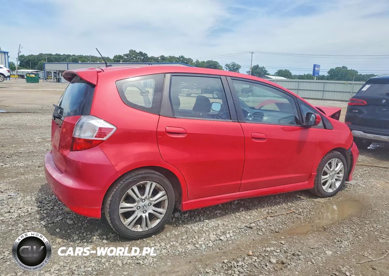 2010 Honda Fit Sport VIN:JHMGE8H44AC026556 - 3