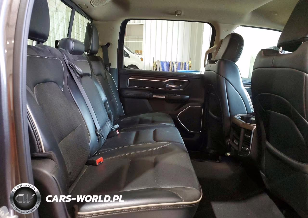 2019 Ram 1500 Laramie VIN:1C6SRFJT3KN781586 - 10