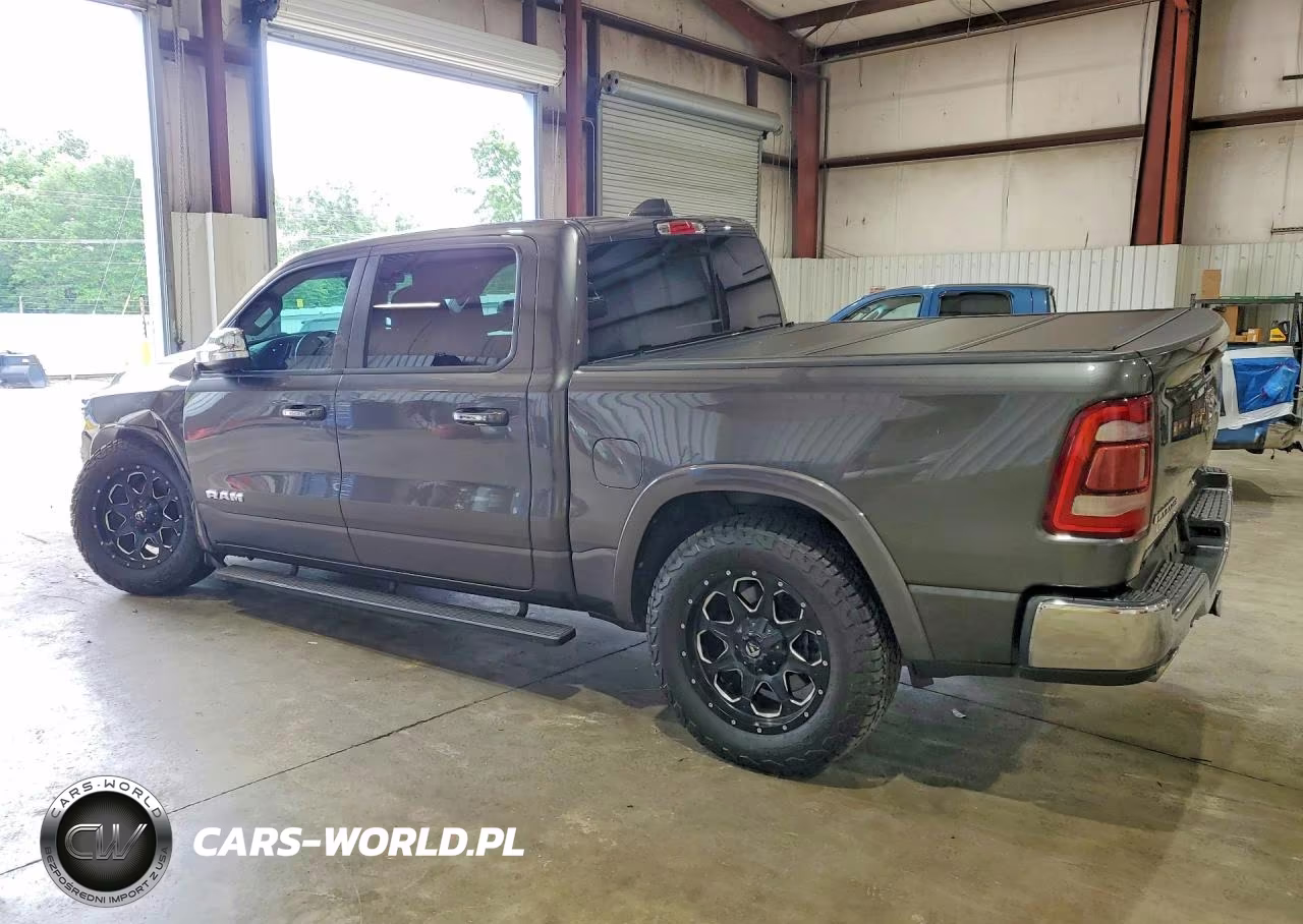 2019 Ram 1500 Laramie VIN:1C6SRFJT3KN781586 - 2