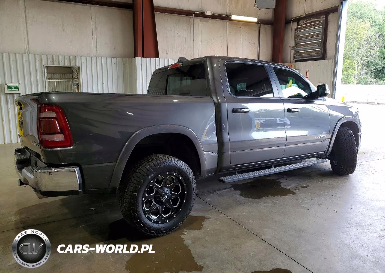 2019 Ram 1500 Laramie VIN:1C6SRFJT3KN781586 - 3