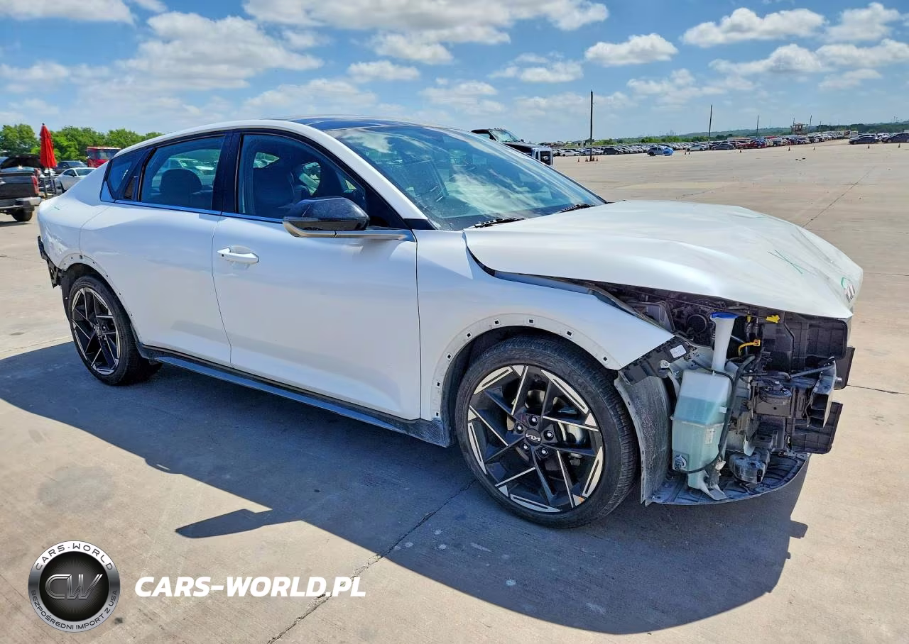 2025 Kia K4 Gt Line VIN:3KPFW4DE5SE097809 - 4