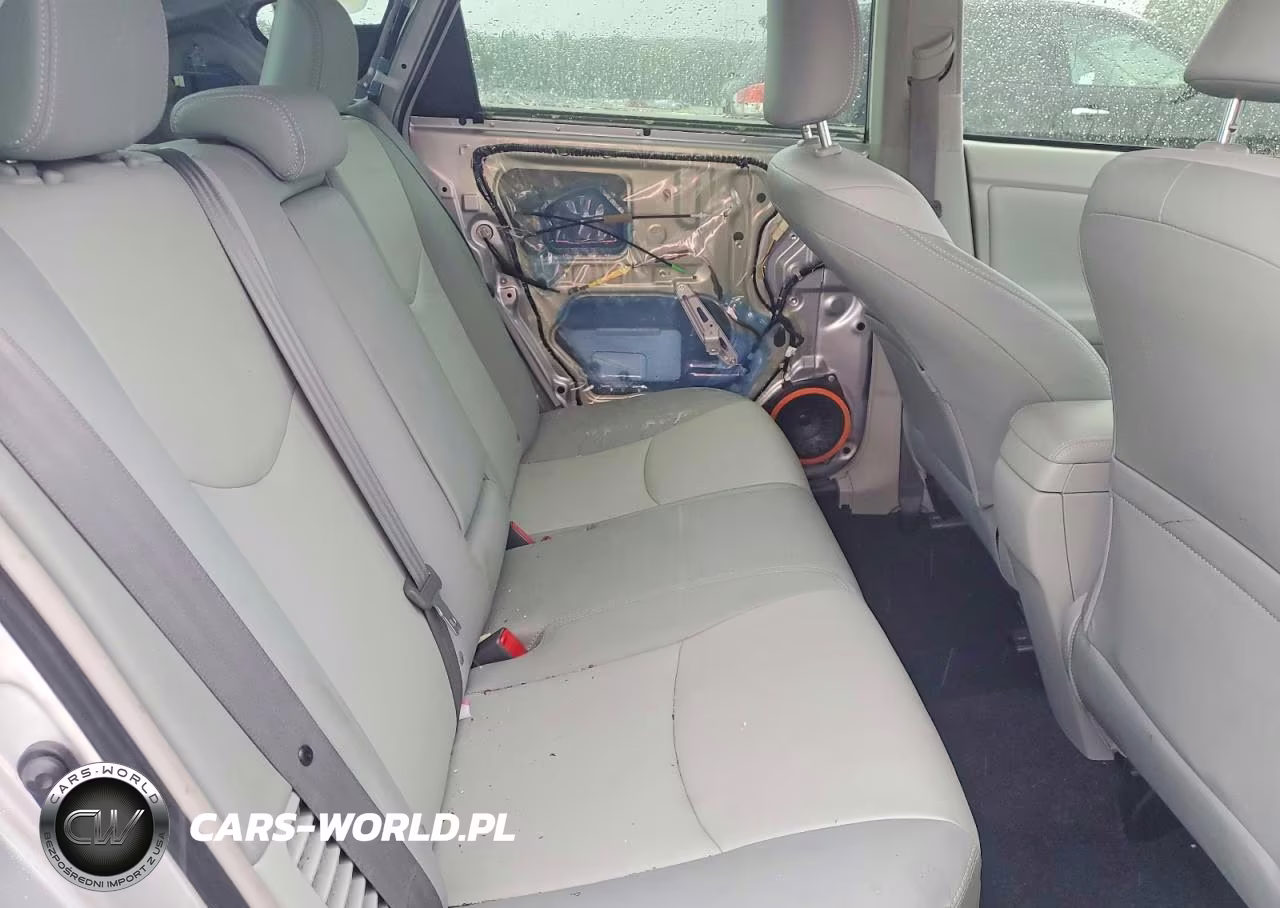 2013 Toyota Prius Four VIN:JTDKN3DU5D5699272 - 10