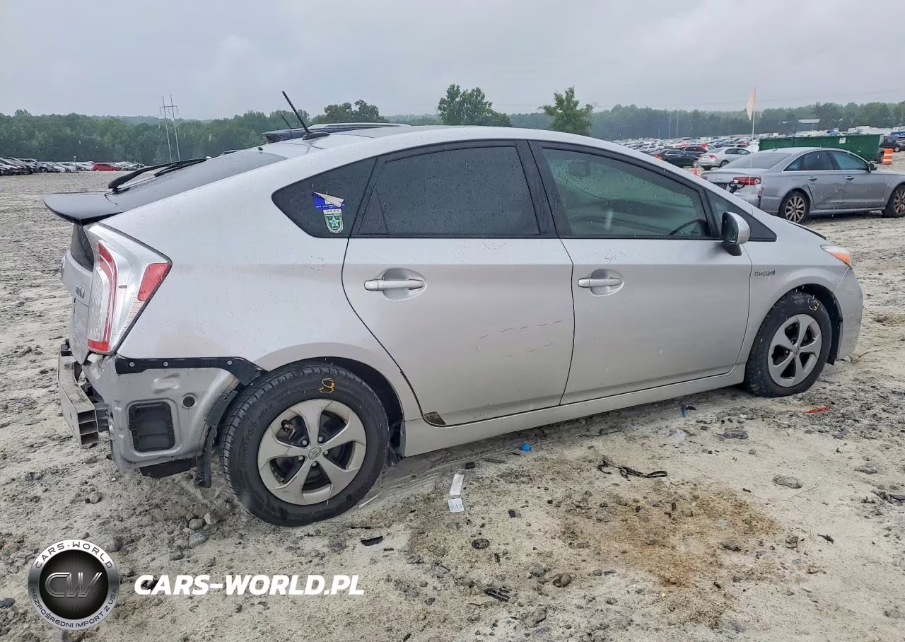 2013 Toyota Prius Four VIN:JTDKN3DU5D5699272 - 3