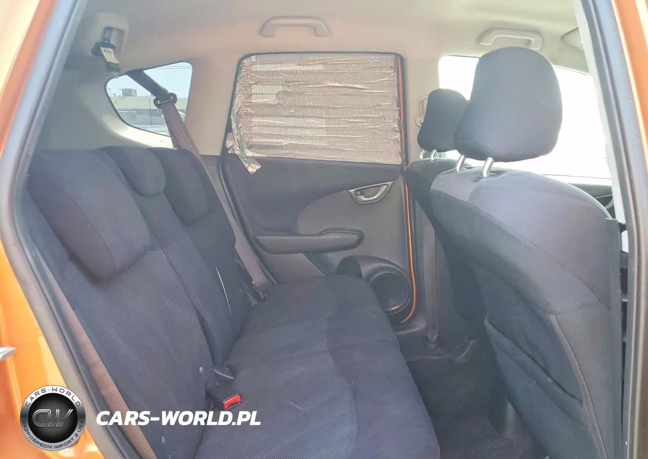 2011 Honda Fit Sport VIN:JHMGE8H67BS008755 - 11
