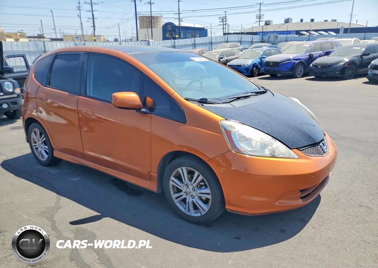 2011 Honda Fit Sport VIN:JHMGE8H67BS008755 - 4