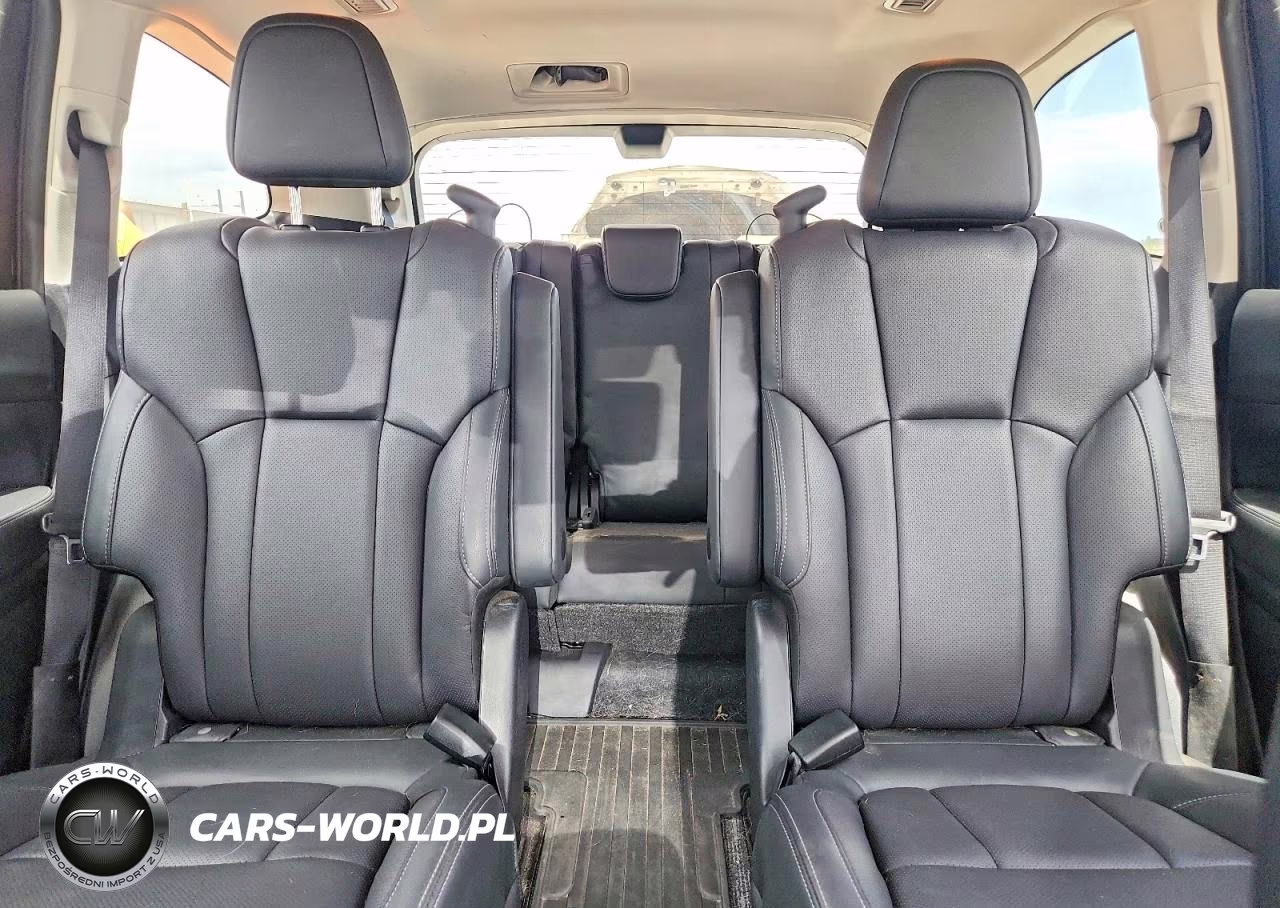 2021 Subaru Ascent Touring VIN:4S4WMARDXM3470983 - 10