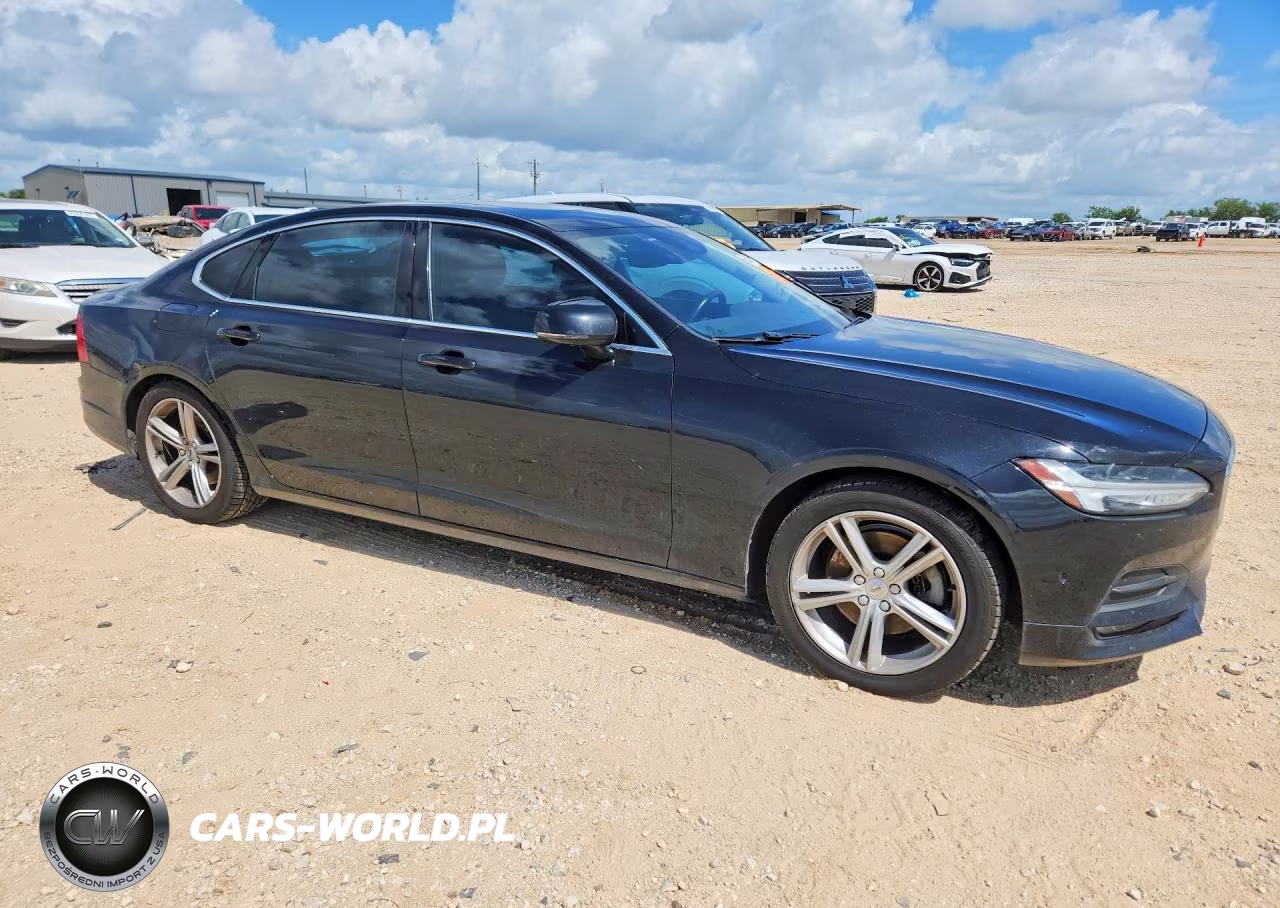 2018 Volvo S90 T5 Momentum VIN:LVY982AK7JP015771 - 4