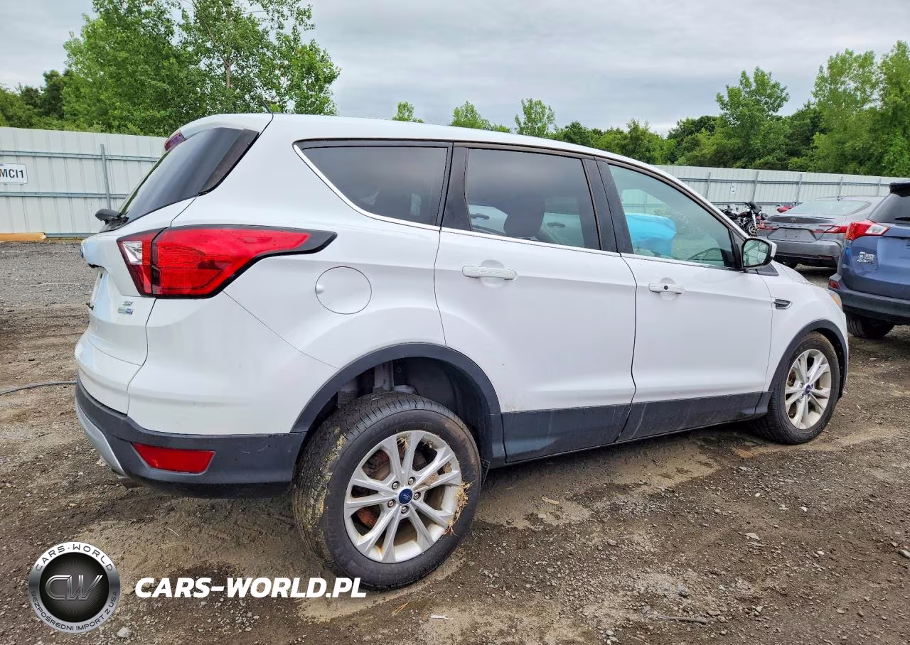 2019 Ford Escape Se VIN:1FMCU9GD5KUB07776 - 3