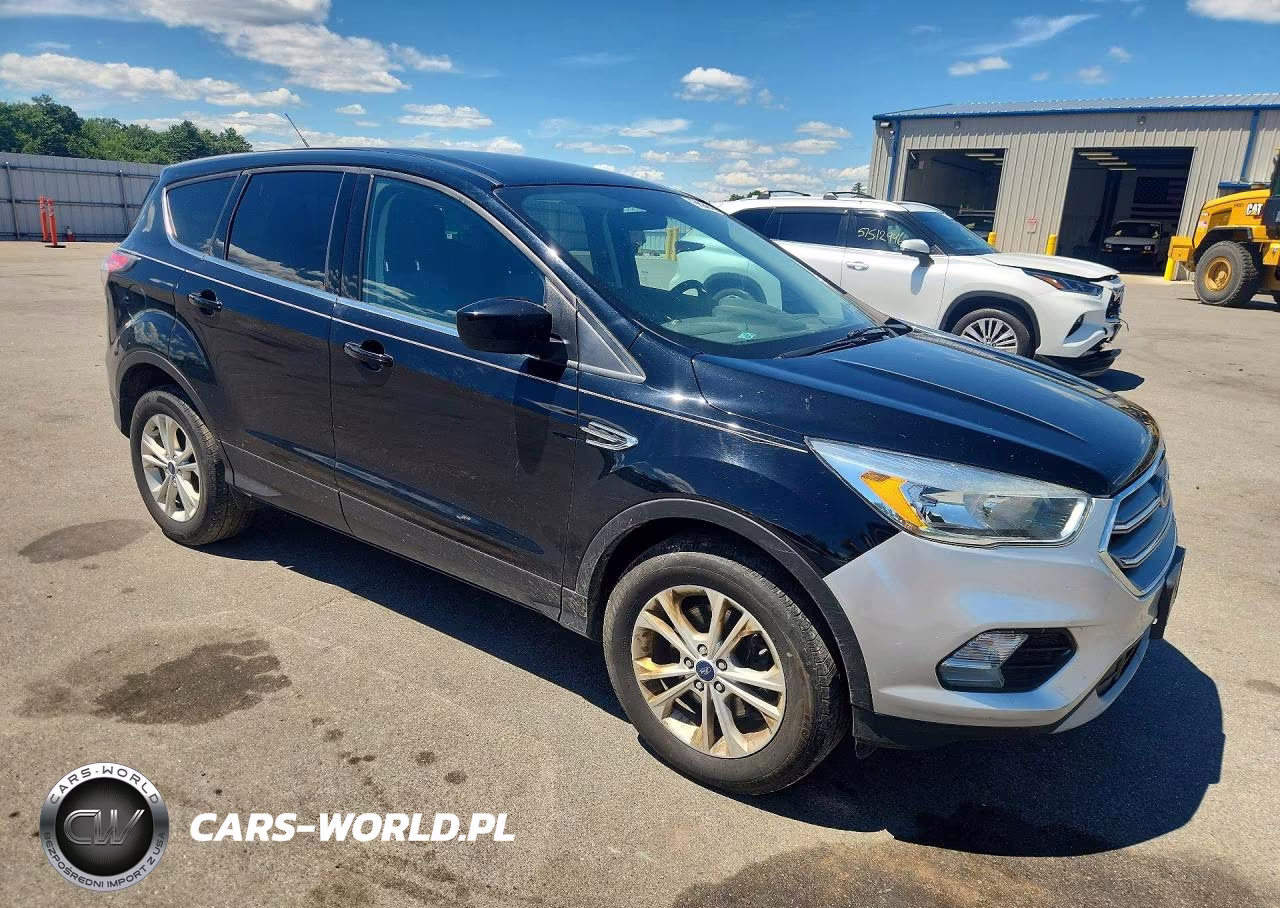 2017 Ford Escape Se VIN:1FMCU9GD3HUB25654 - 4