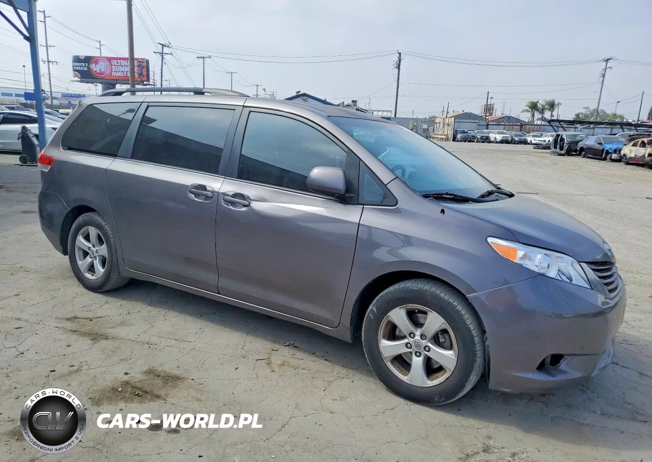 2011 Toyota Sienna Le VIN:5TDKK3DC8BS046488 - 4