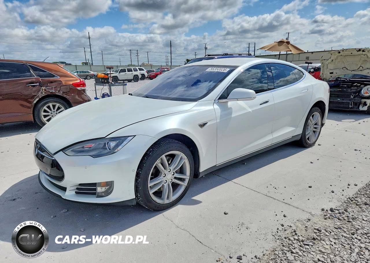 2014 Tesla Model S – zdjęcie 1 z 12