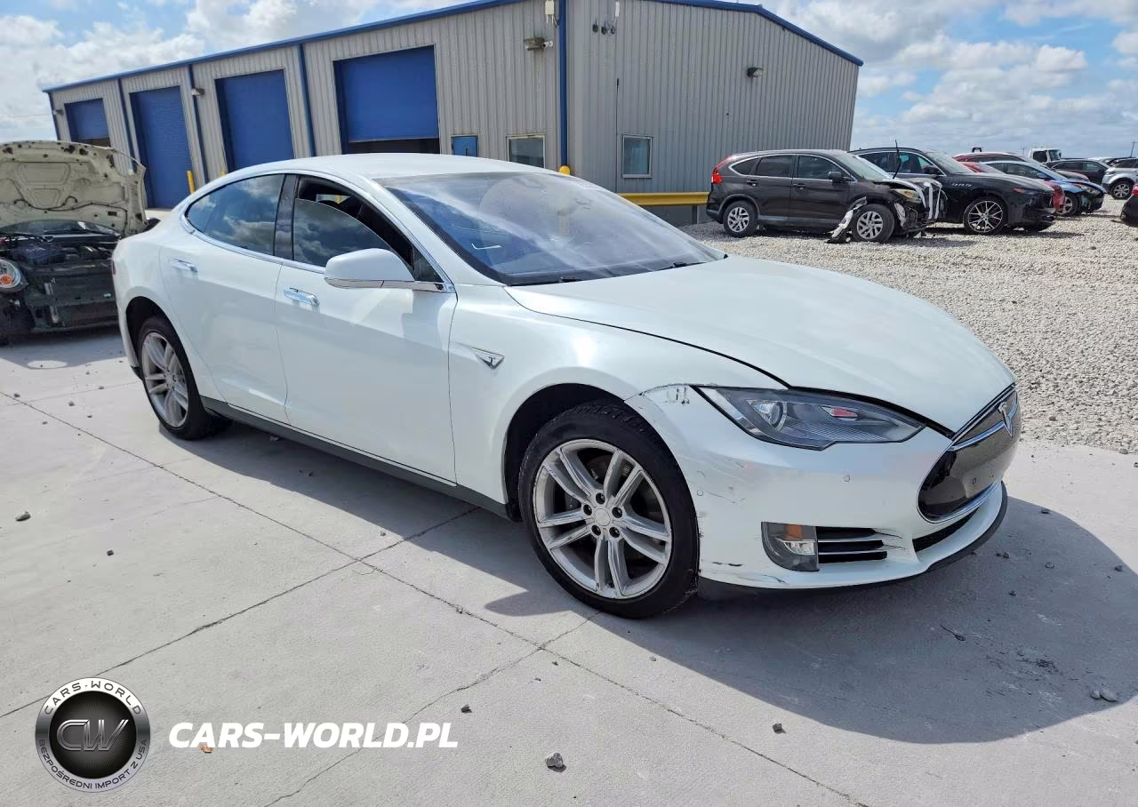 2014 Tesla Model S VIN:5YJSA1H20EFP67857 - 4