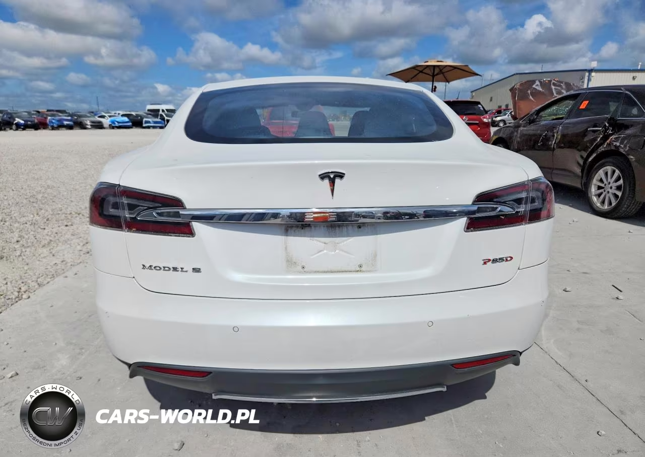 2014 Tesla Model S VIN:5YJSA1H20EFP67857 - 6
