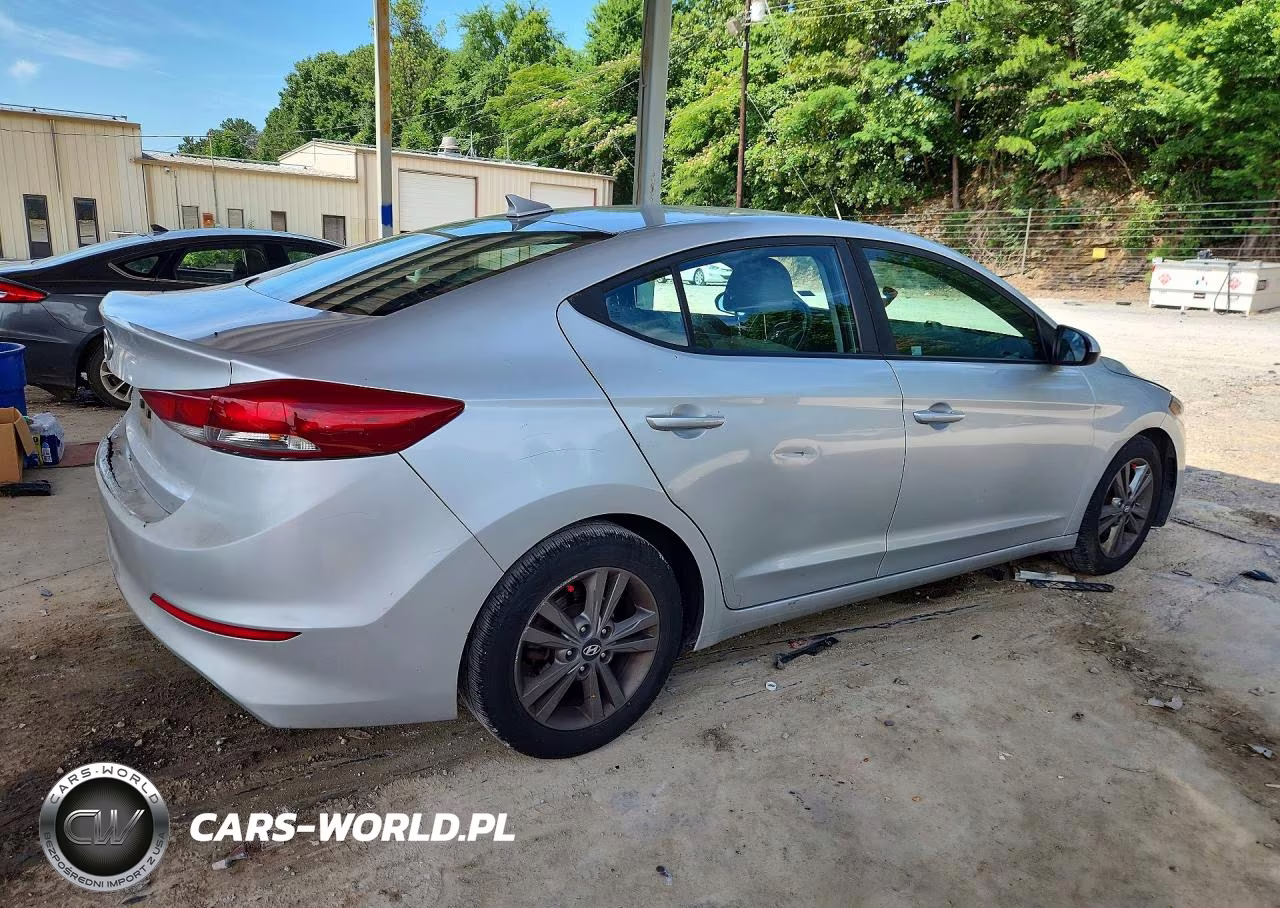 2018 Hyundai Elantra Sel VIN:5NPD84LF5JH296204 - 3