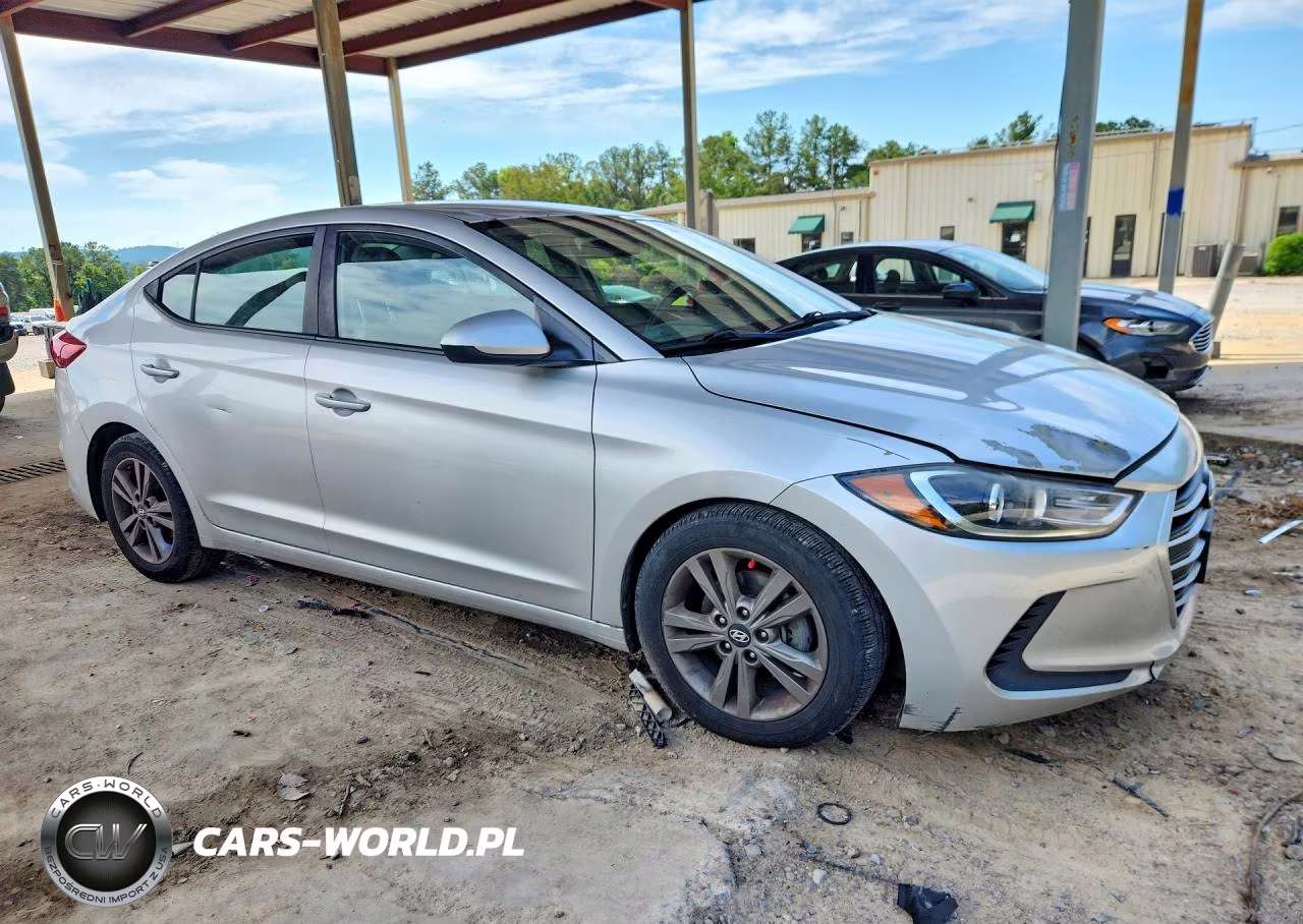 2018 Hyundai Elantra Sel VIN:5NPD84LF5JH296204 - 4