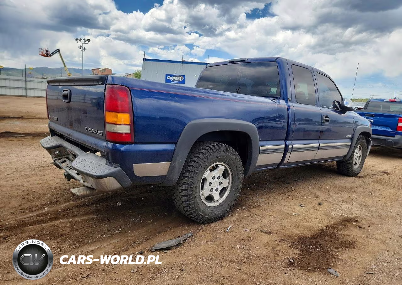 2001 Chevrolet Silverado C1500 VIN:2GCEC19T311186851 - 3
