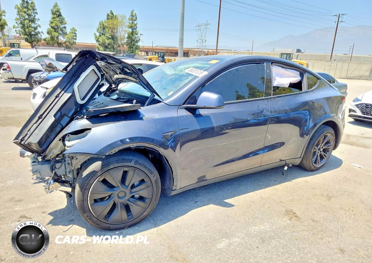 2025 Tesla Model Y – zdjęcie 1 z 13