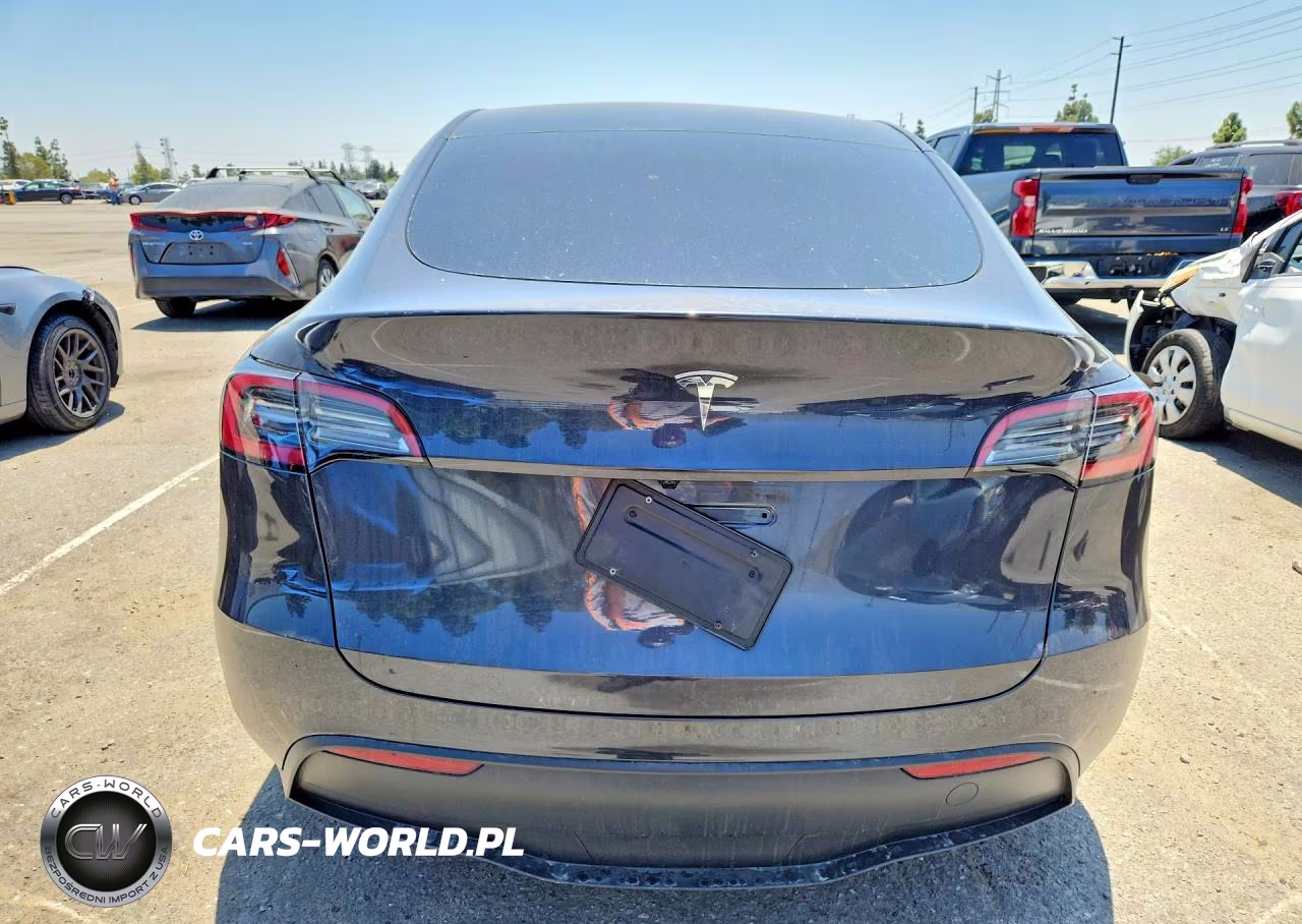 2025 Tesla Model Y VIN:7SAYGDEDXSF277988 - 6