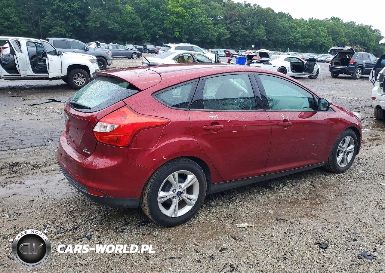 2014 Ford Focus Se VIN:1FADP3K25EL425271 - 3