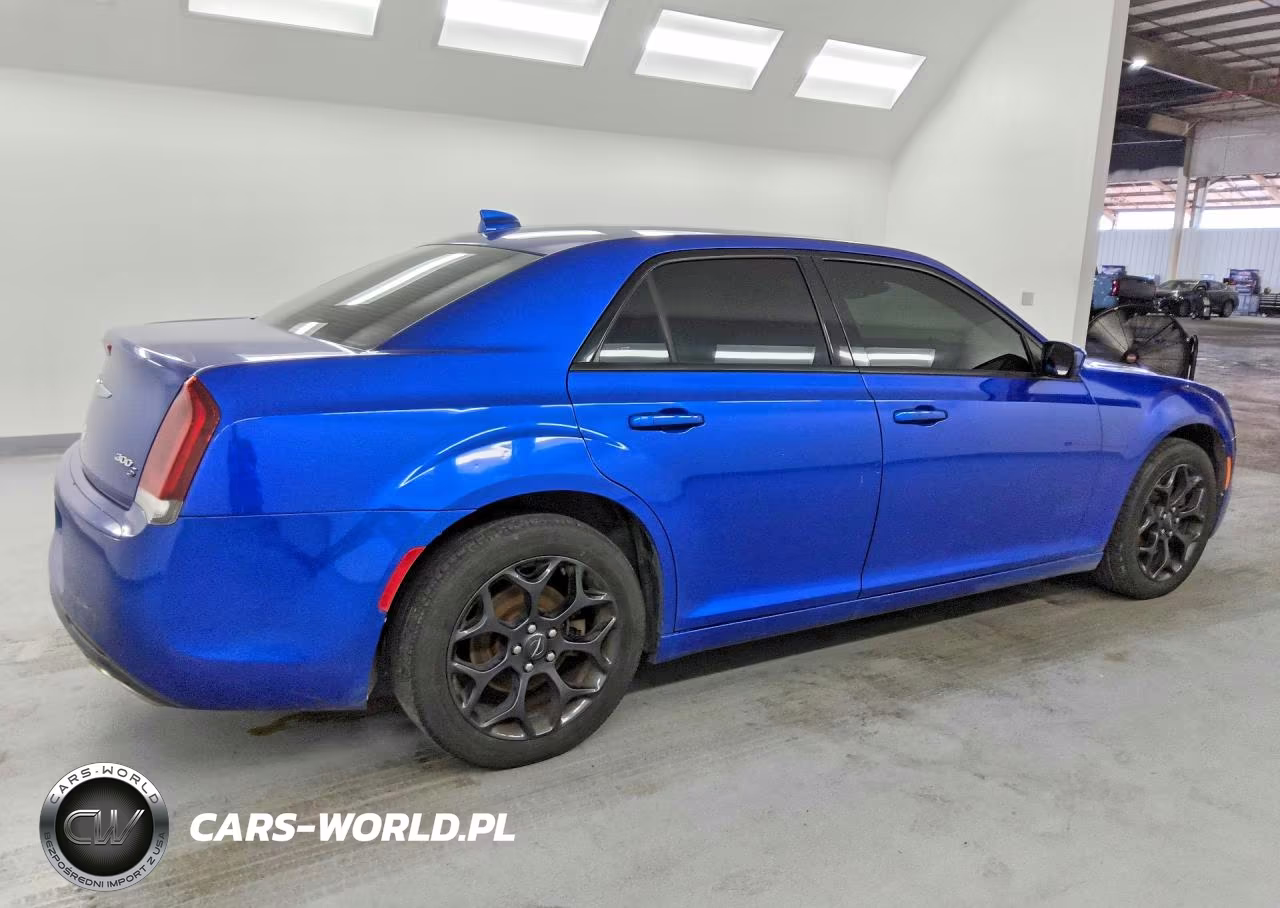 2019 Chrysler 300 S VIN:2C3CCAGGXKH536826 - 3