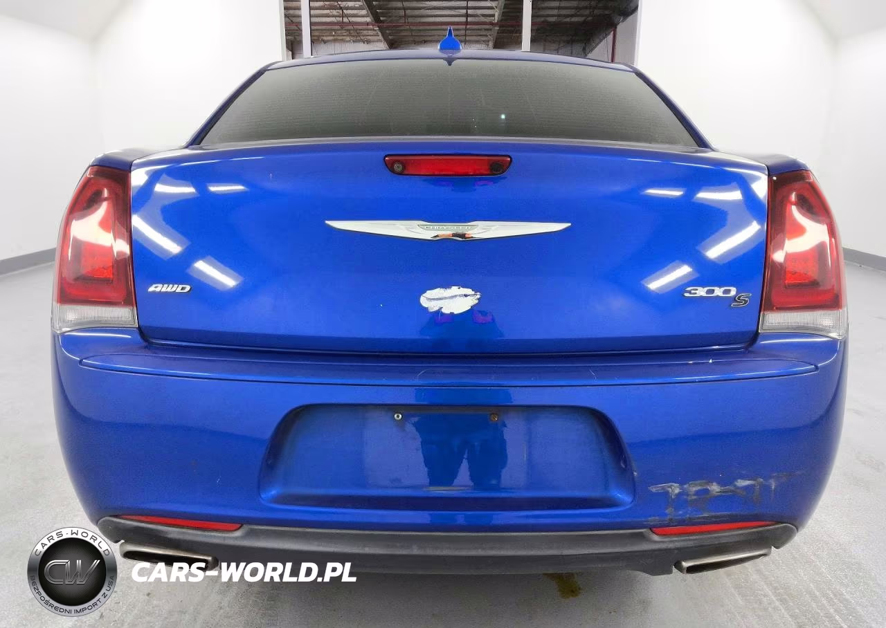 2019 Chrysler 300 S VIN:2C3CCAGGXKH536826 - 6
