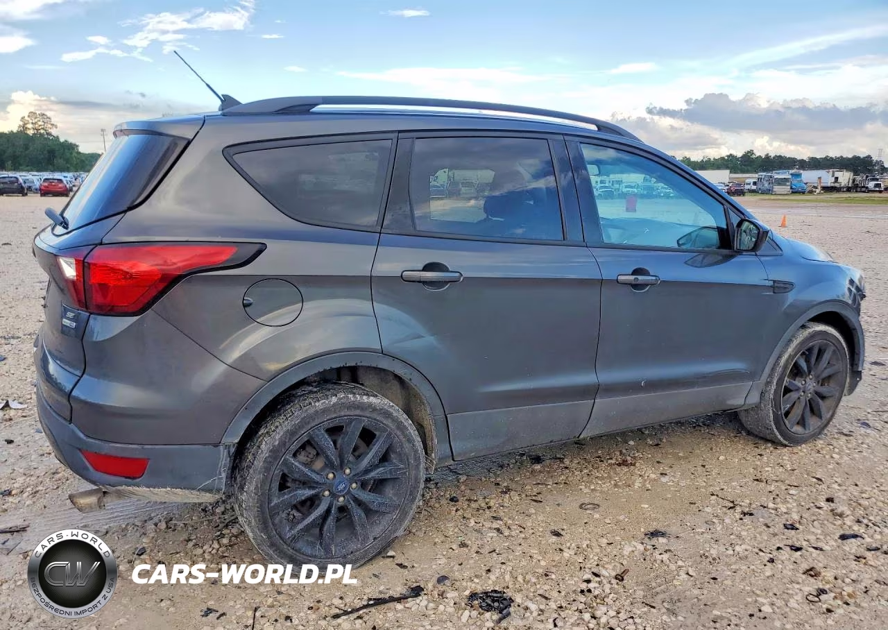 2019 Ford Escape Se VIN:1FMCU9GDXKUB80903 - 3