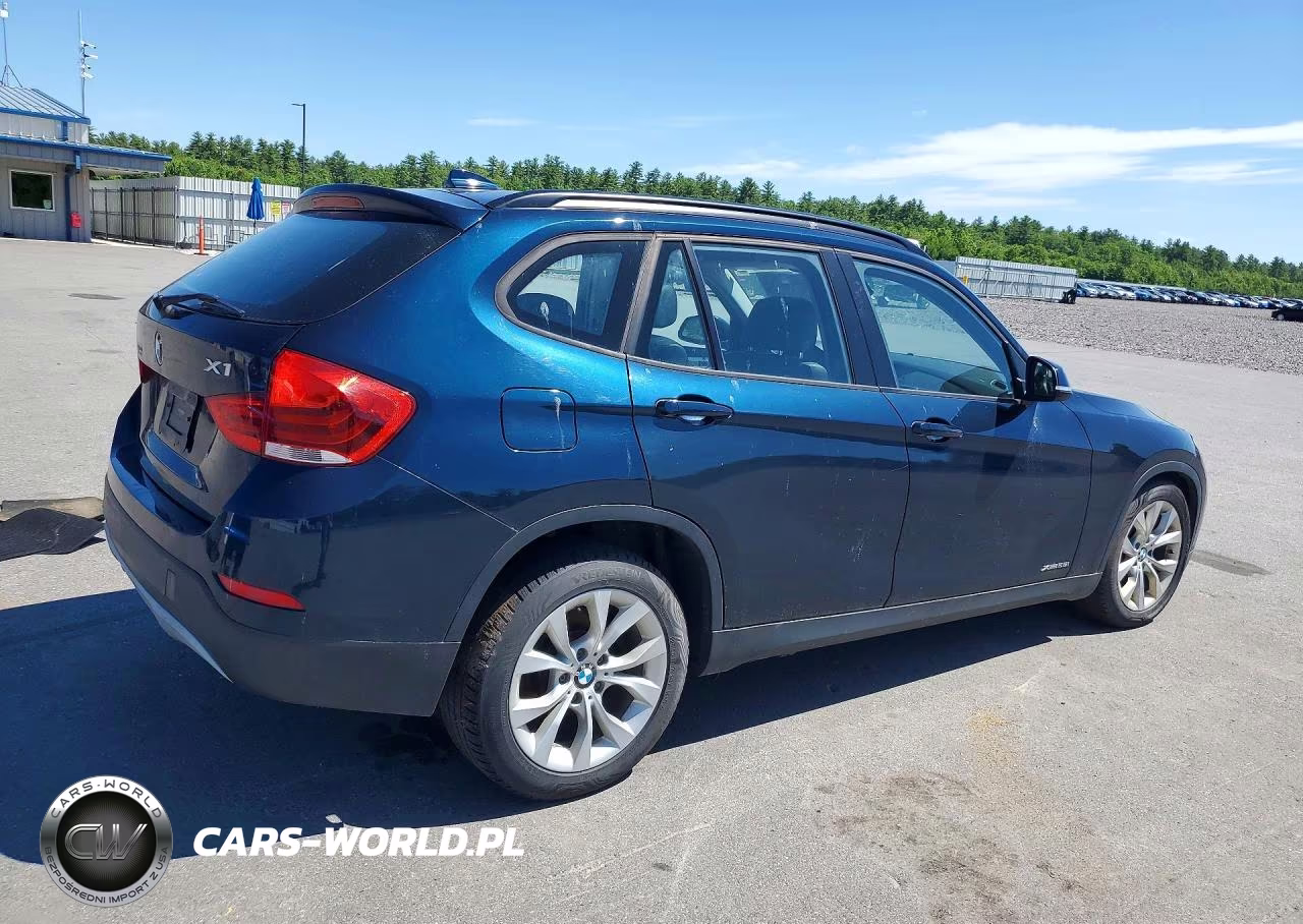 2014 BMW X1 xDrive28I VIN:WBAVL1C56EVY13098 - 3