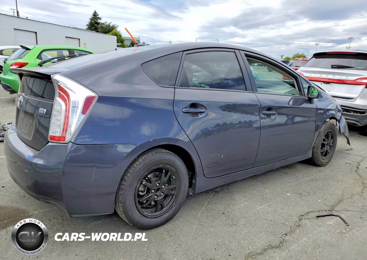 2012 Toyota Prius Three VIN:JTDKN3DU2C1485085 - 3
