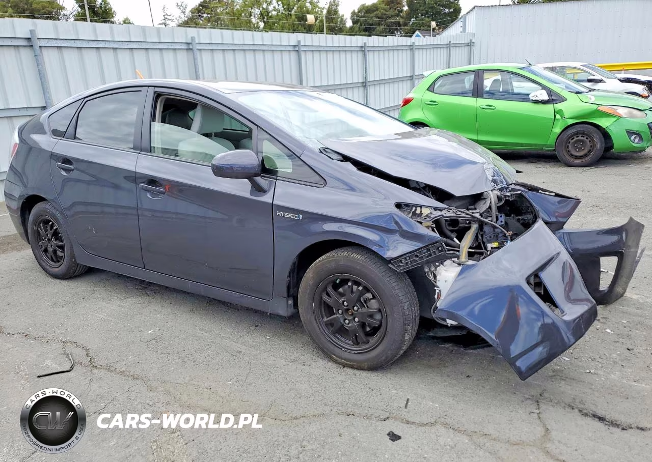 2012 Toyota Prius Three VIN:JTDKN3DU2C1485085 - 4
