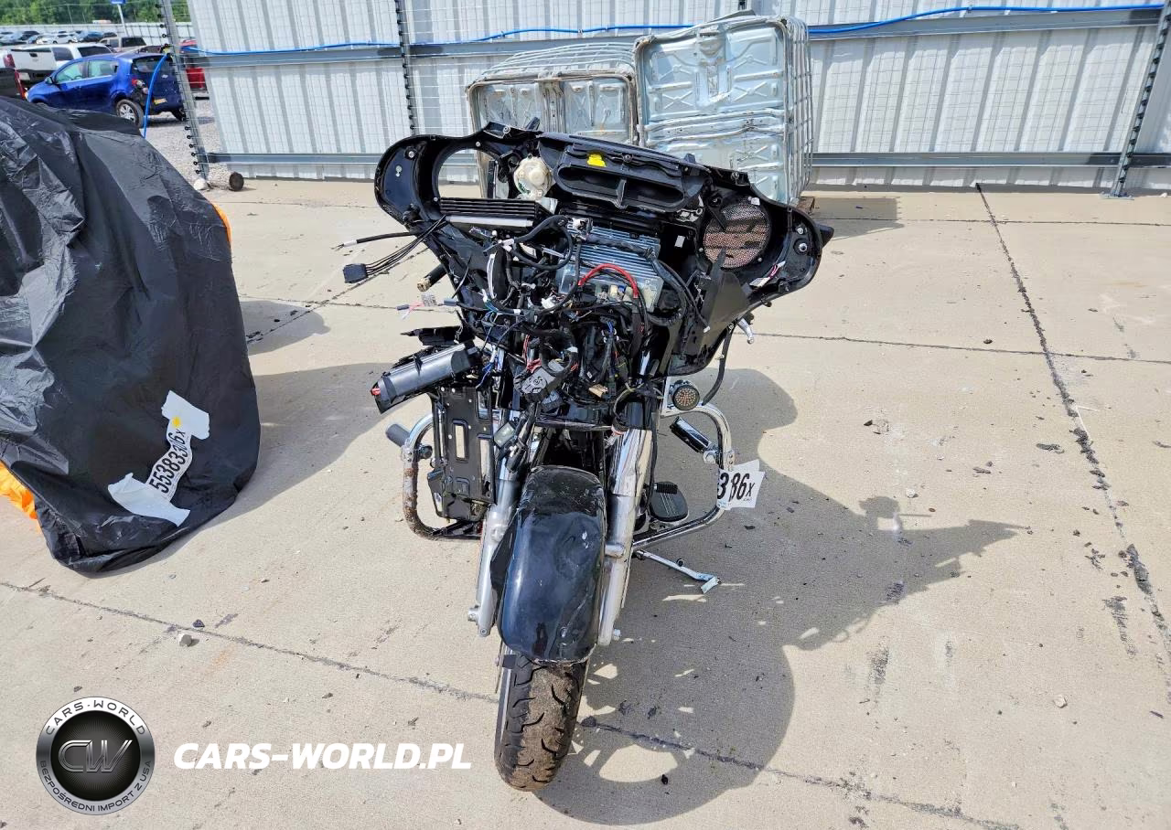 2017 Harley-Davidson Flhxs Street Glide Special VIN:1HD1KRC11HB643043 - 2