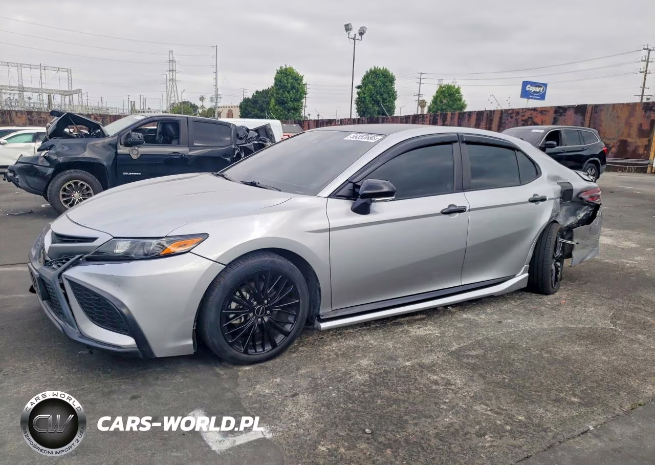 2022 Toyota Camry Hybrid Se Nightshade