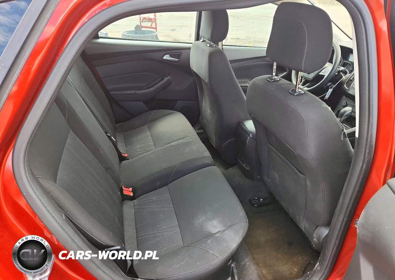 2018 Ford Focus Se VIN:1FADP3K22JL308905 - 10