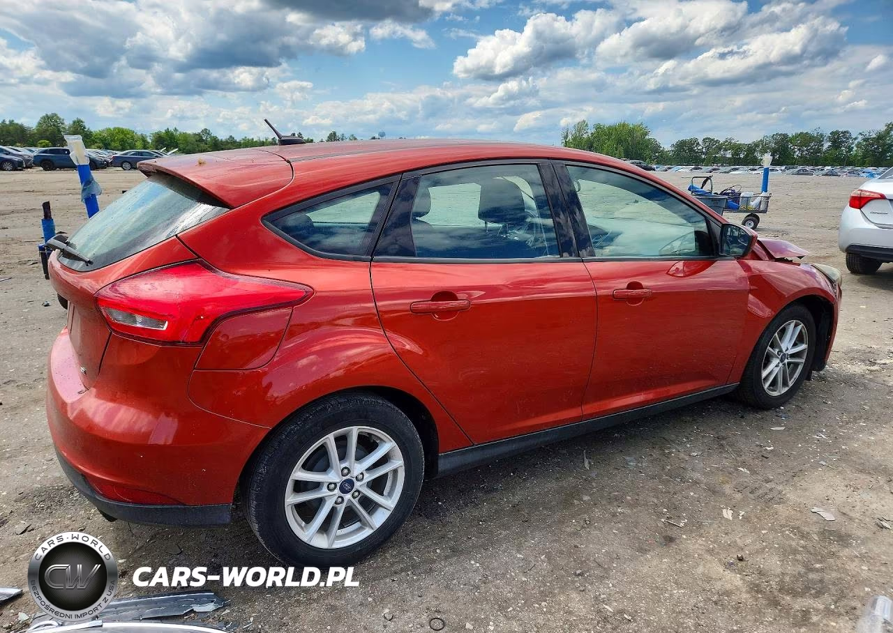 2018 Ford Focus Se VIN:1FADP3K22JL308905 - 3