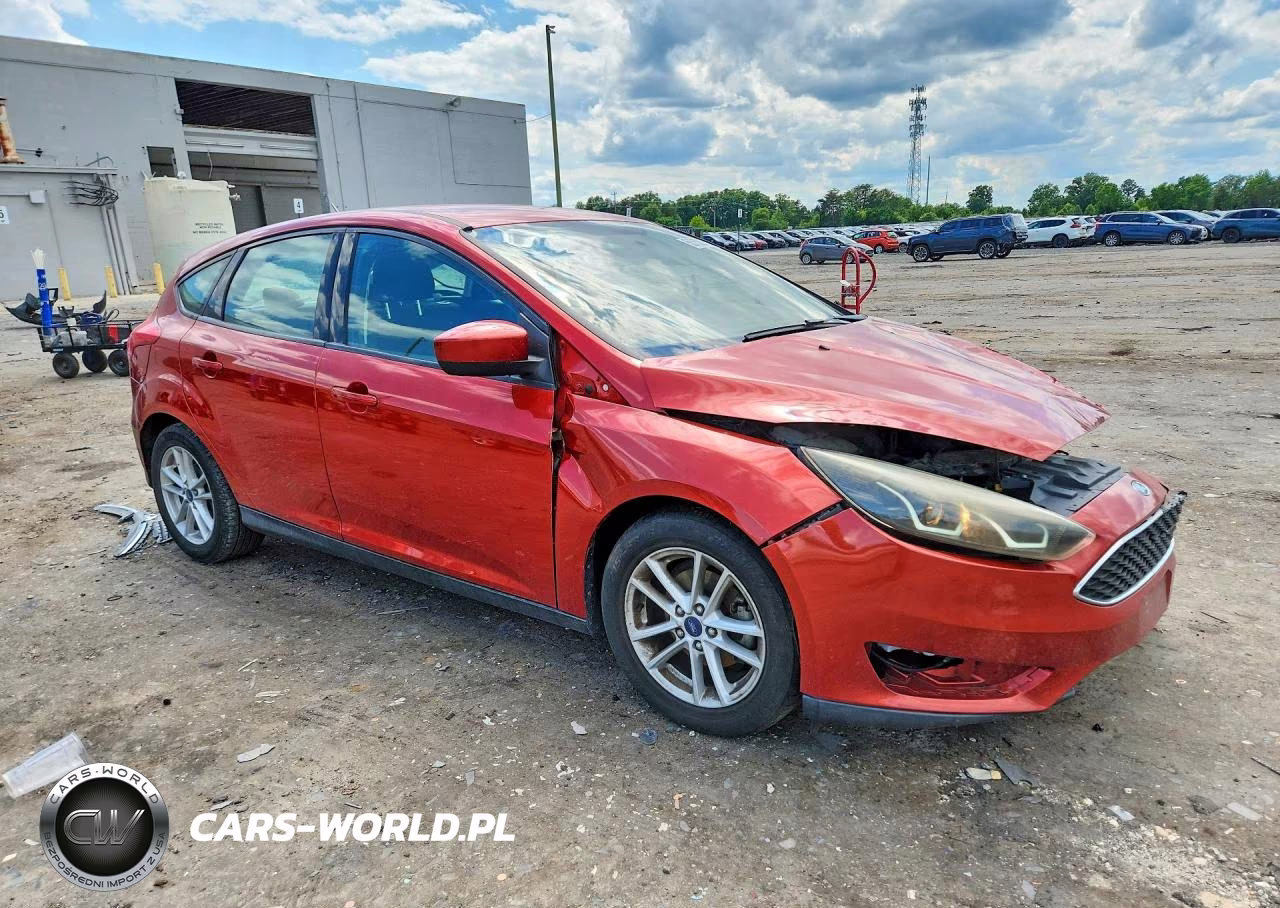 2018 Ford Focus Se VIN:1FADP3K22JL308905 - 4