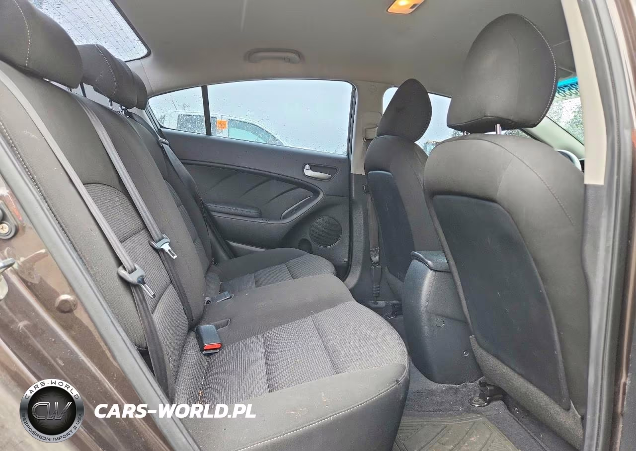2018 Kia Forte Lx VIN:3KPFK4A78JE214962 - 10