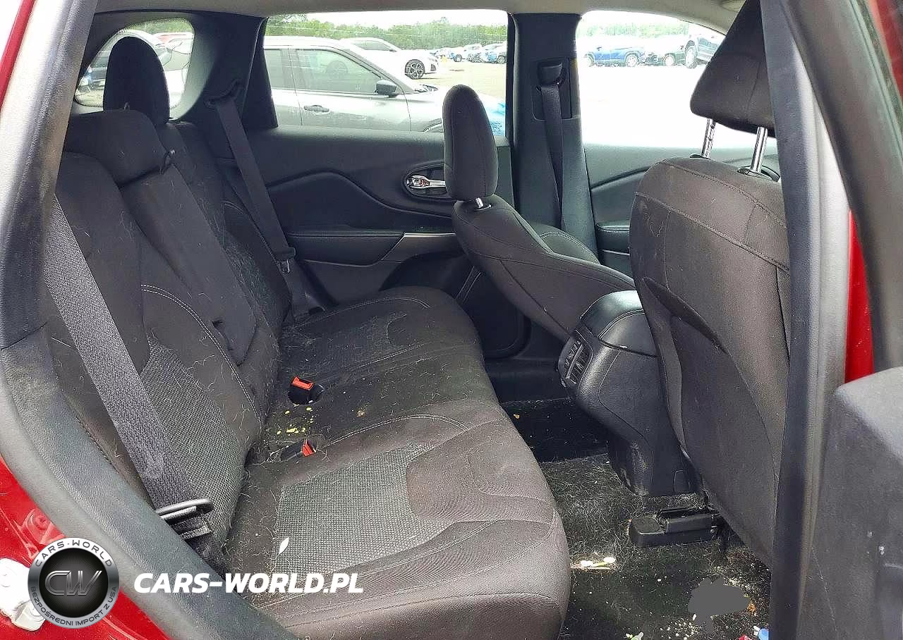 2020 Jeep Cherokee Latitude VIN:1C4PJLCB5LD568560 - 11