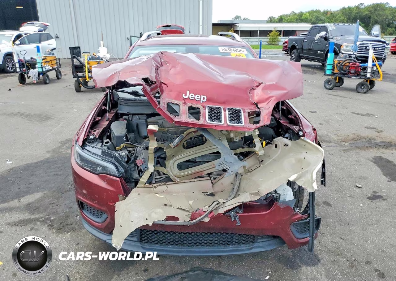 2020 Jeep Cherokee Latitude VIN:1C4PJLCB5LD568560 - 5