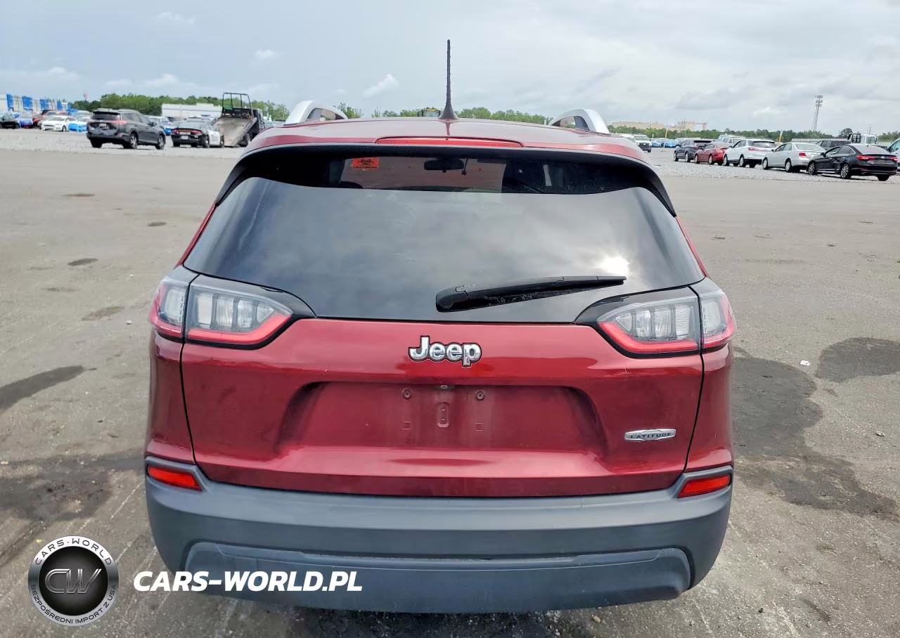 2020 Jeep Cherokee Latitude VIN:1C4PJLCB5LD568560 - 6