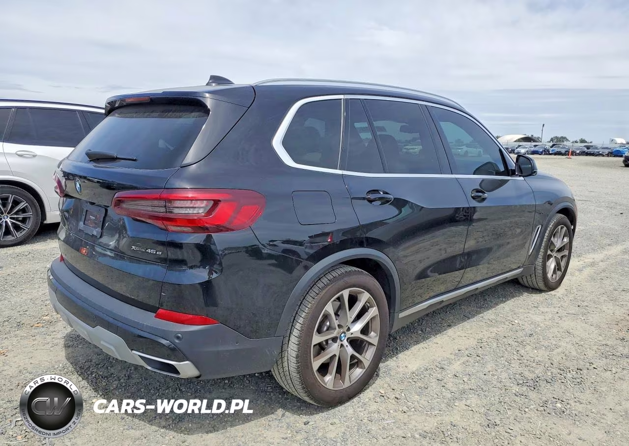 2021 BMW X5 xDrive45E VIN:5UXTA6C08M9F27716 - 3
