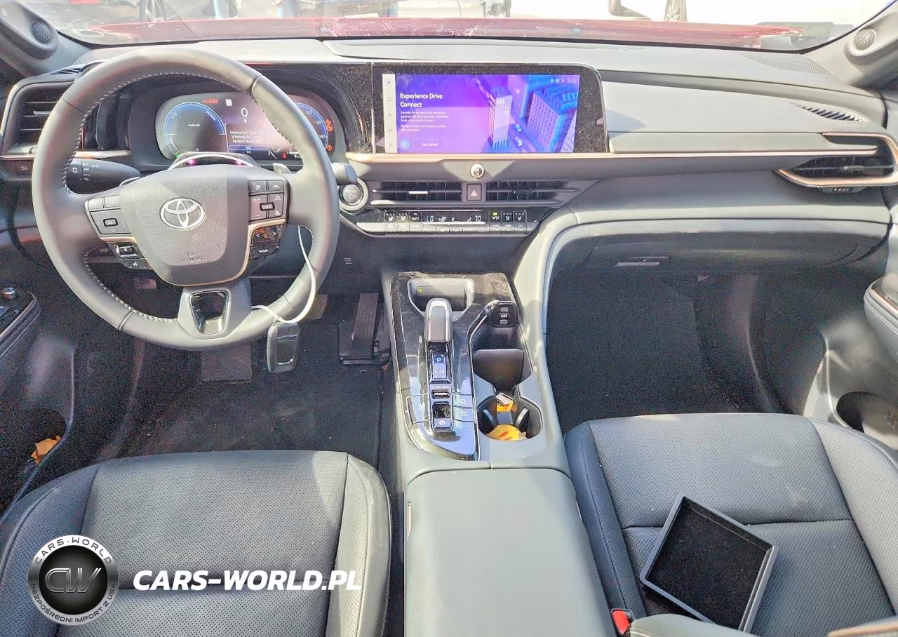 2025 Toyota Crown Signia Limited VIN:JTDACAAJ8S3011337 - 8
