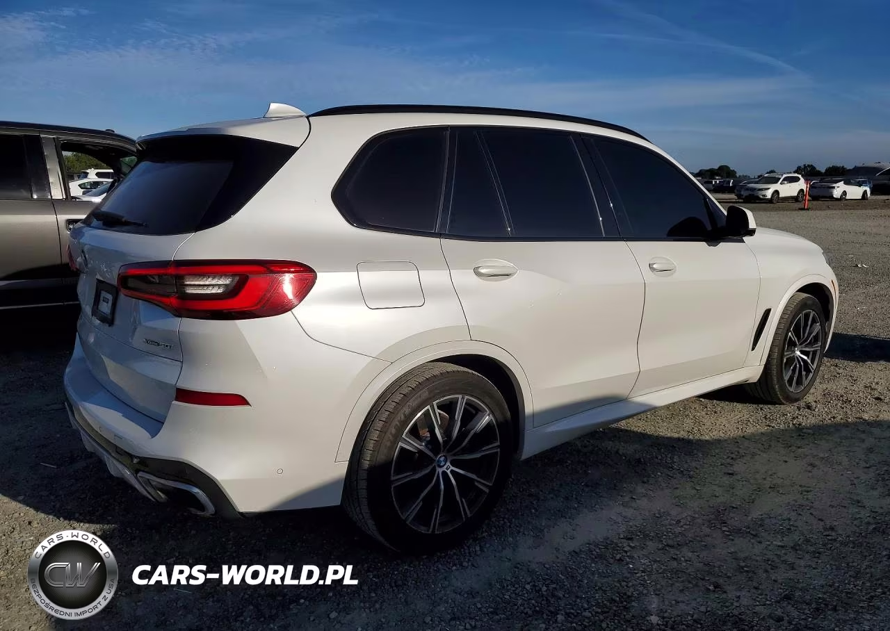 2019 BMW X5 xDrive50I VIN:5UXJU2C57KLN65650 - 3