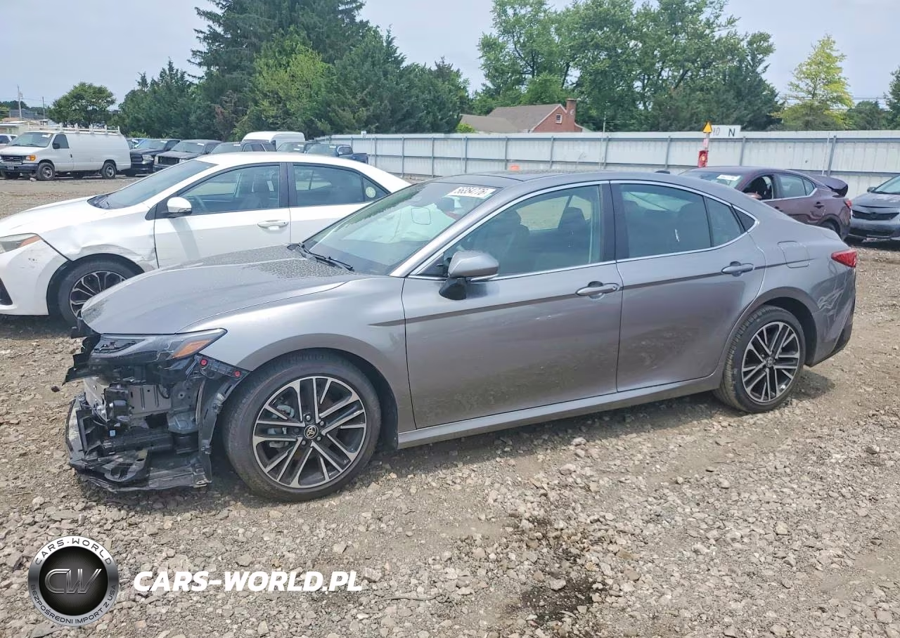 2025 Toyota Camry Xle – zdjęcie 1 z 12